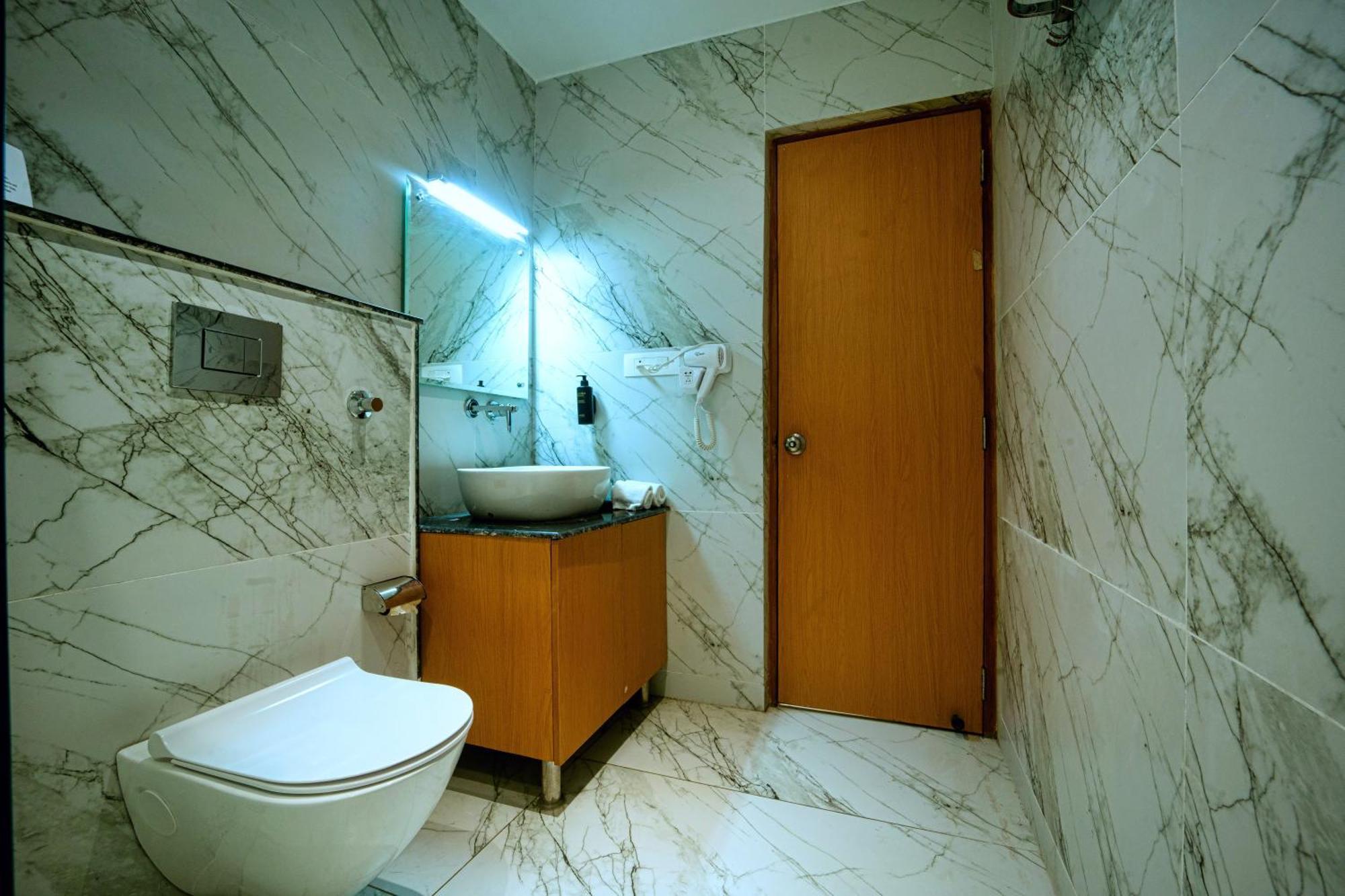 Grand Legacy Beacon, Dehradun Otel Dış mekan fotoğraf