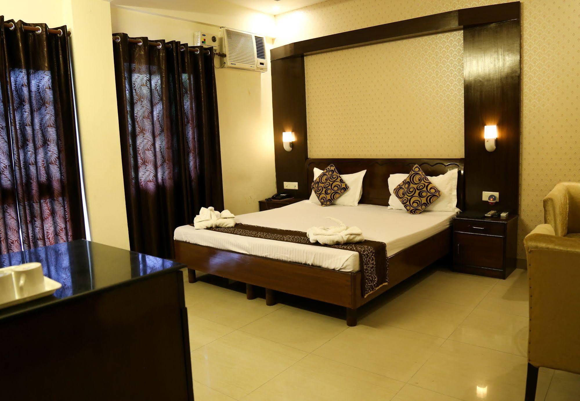 Grand Legacy Beacon, Dehradun Otel Dış mekan fotoğraf