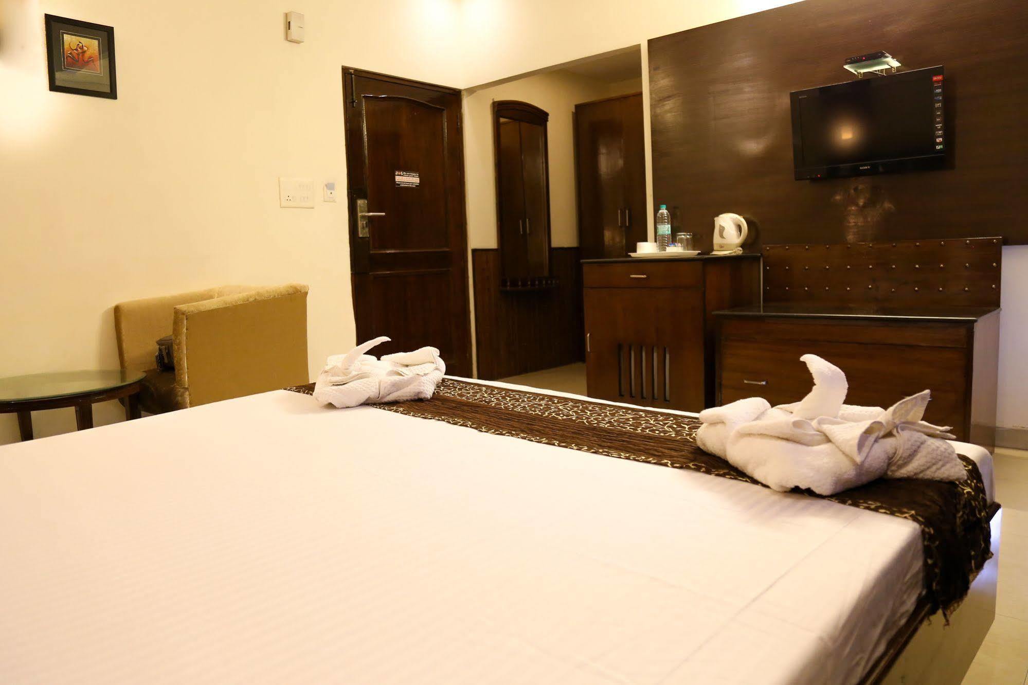 Grand Legacy Beacon, Dehradun Otel Dış mekan fotoğraf