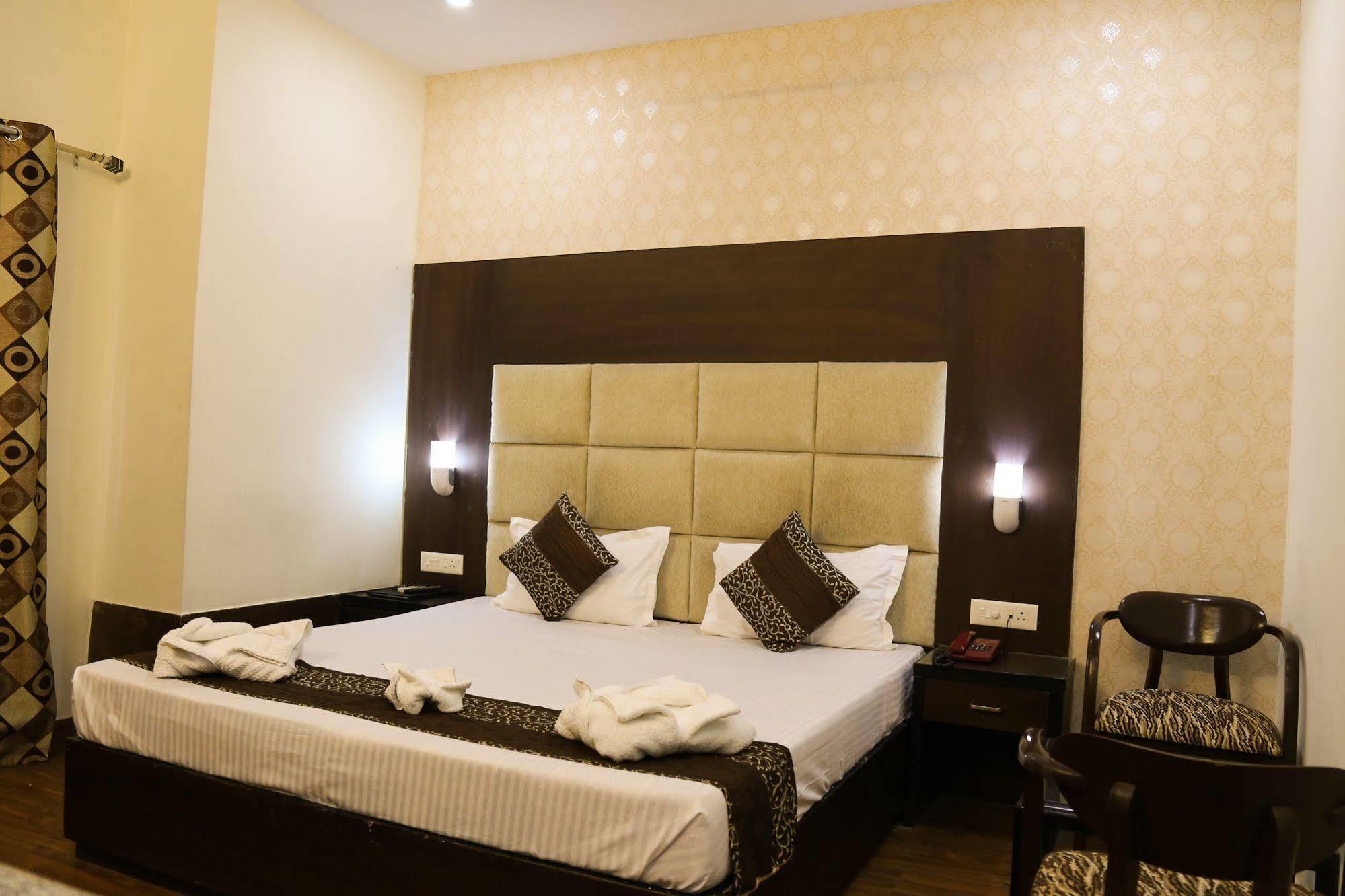 Grand Legacy Beacon, Dehradun Otel Dış mekan fotoğraf