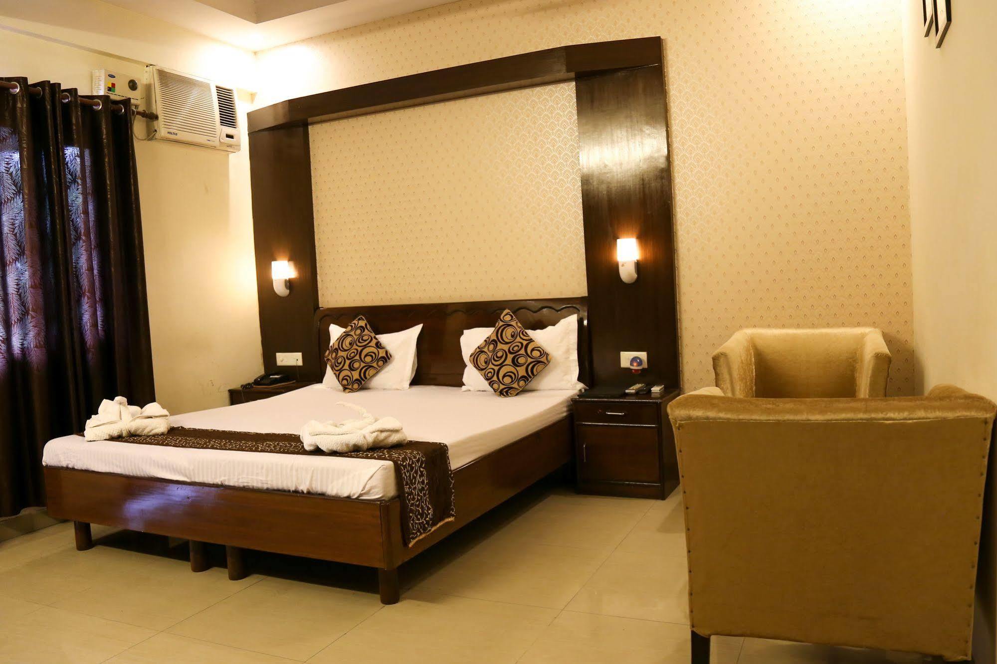 Grand Legacy Beacon, Dehradun Otel Dış mekan fotoğraf