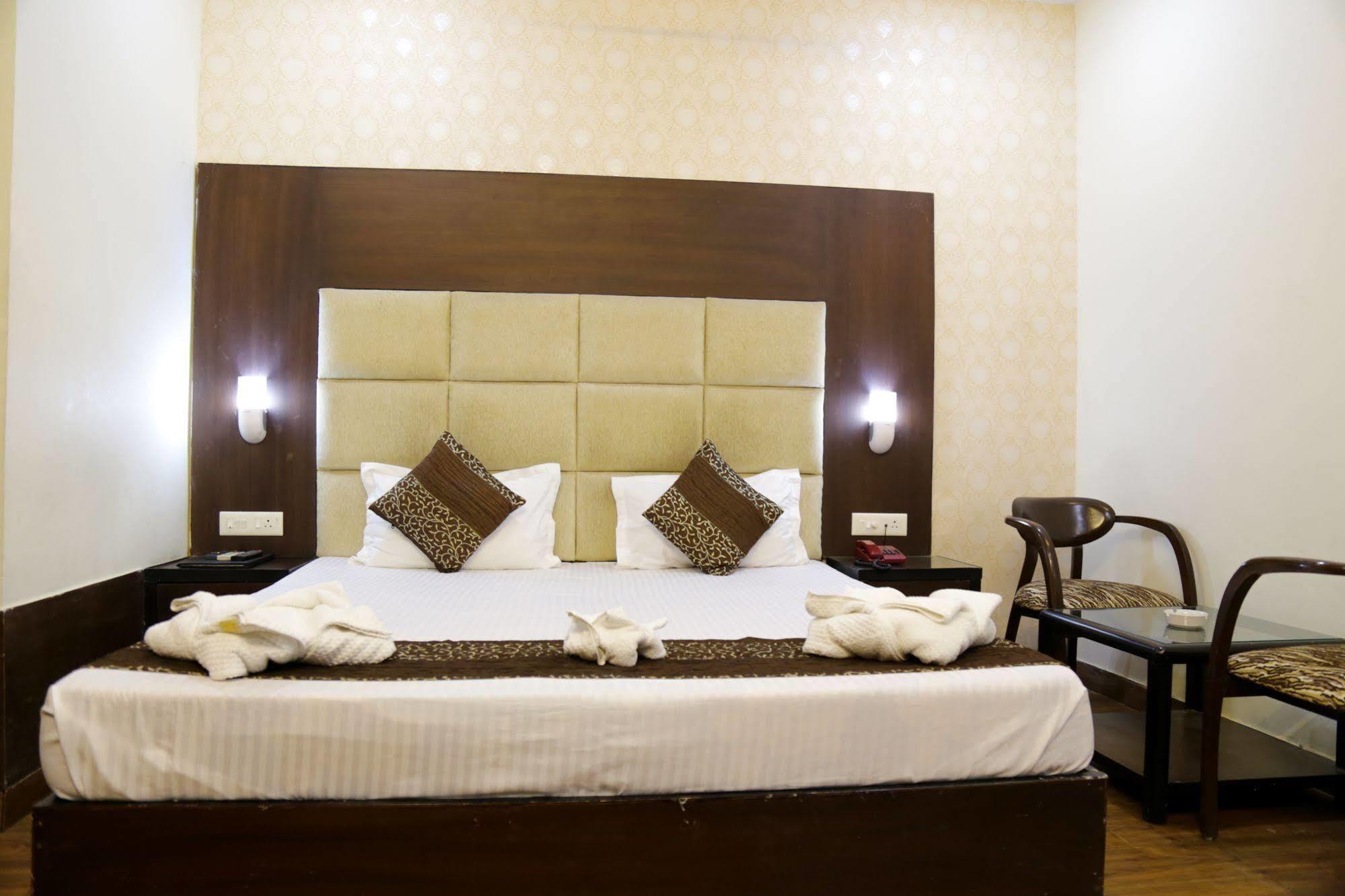 Grand Legacy Beacon, Dehradun Otel Dış mekan fotoğraf