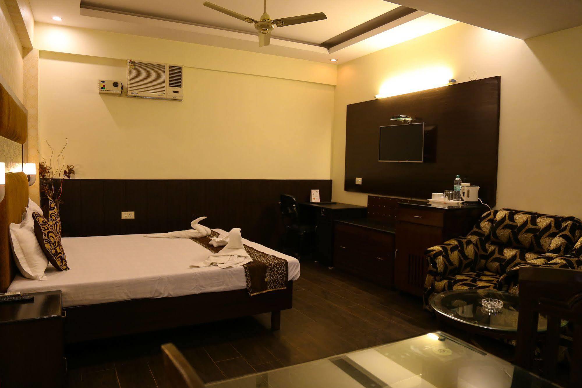 Grand Legacy Beacon, Dehradun Otel Dış mekan fotoğraf