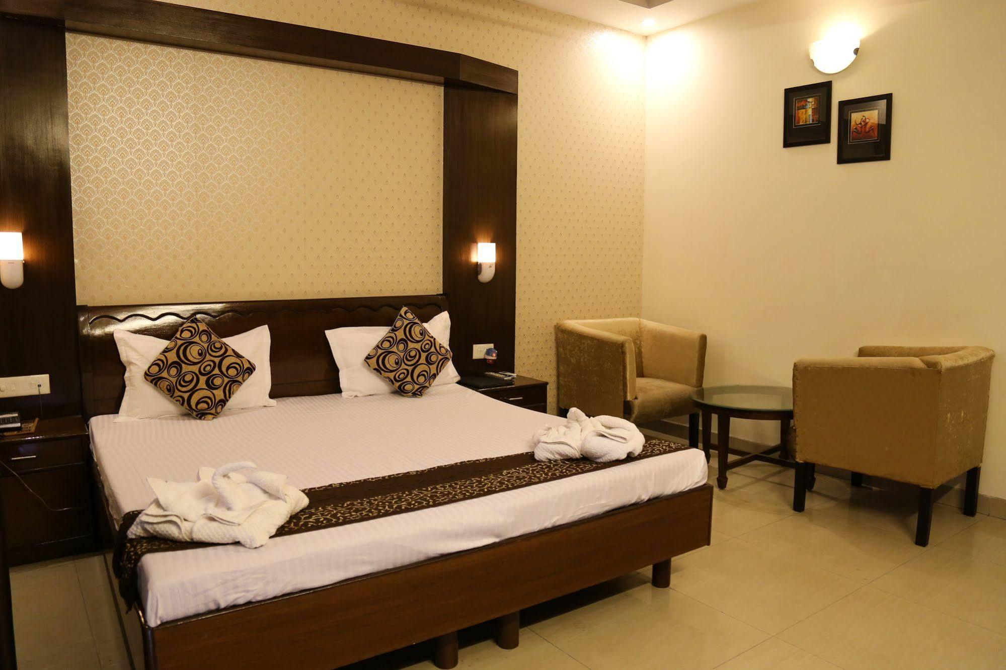 Grand Legacy Beacon, Dehradun Otel Dış mekan fotoğraf