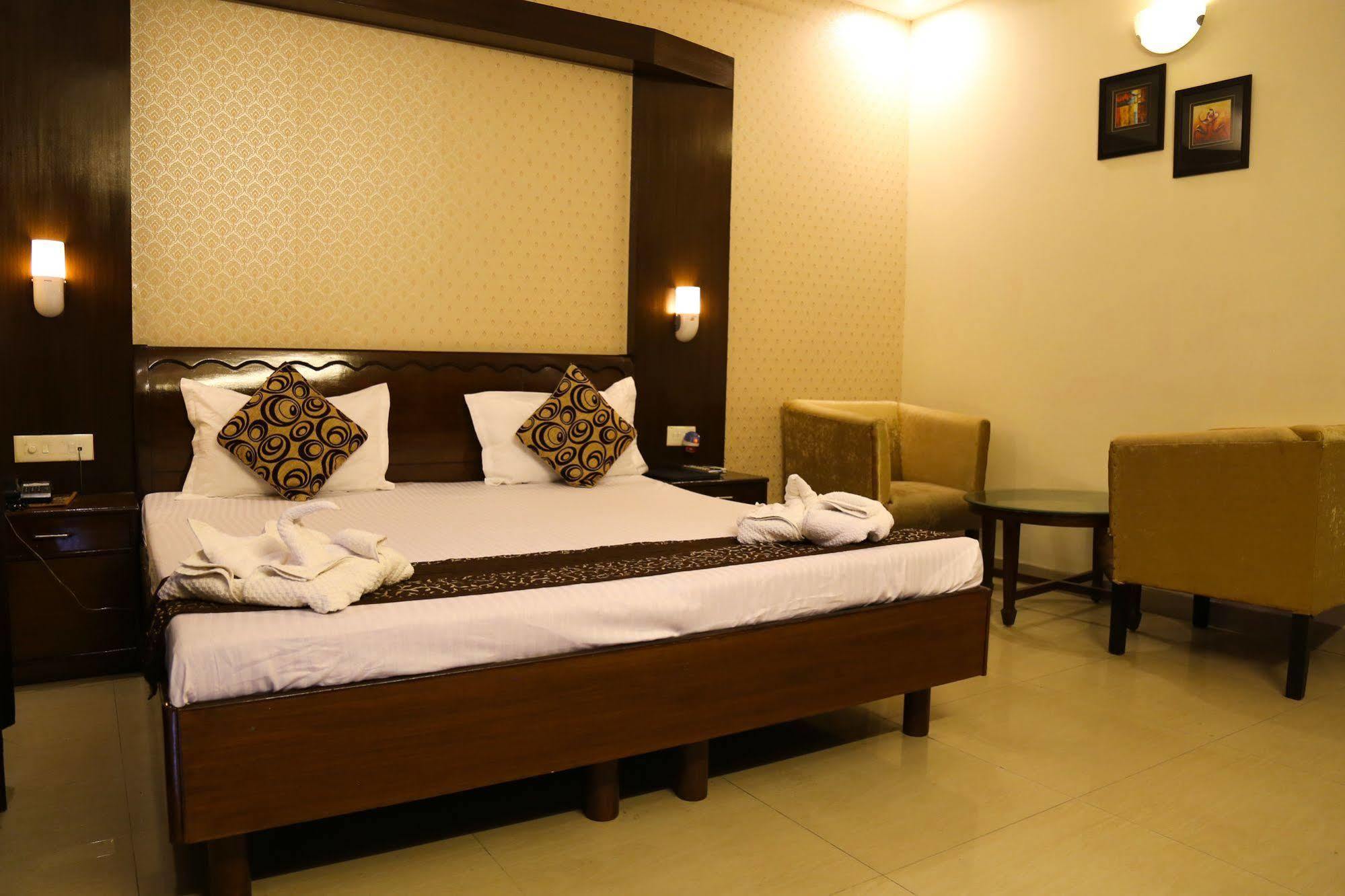 Grand Legacy Beacon, Dehradun Otel Dış mekan fotoğraf